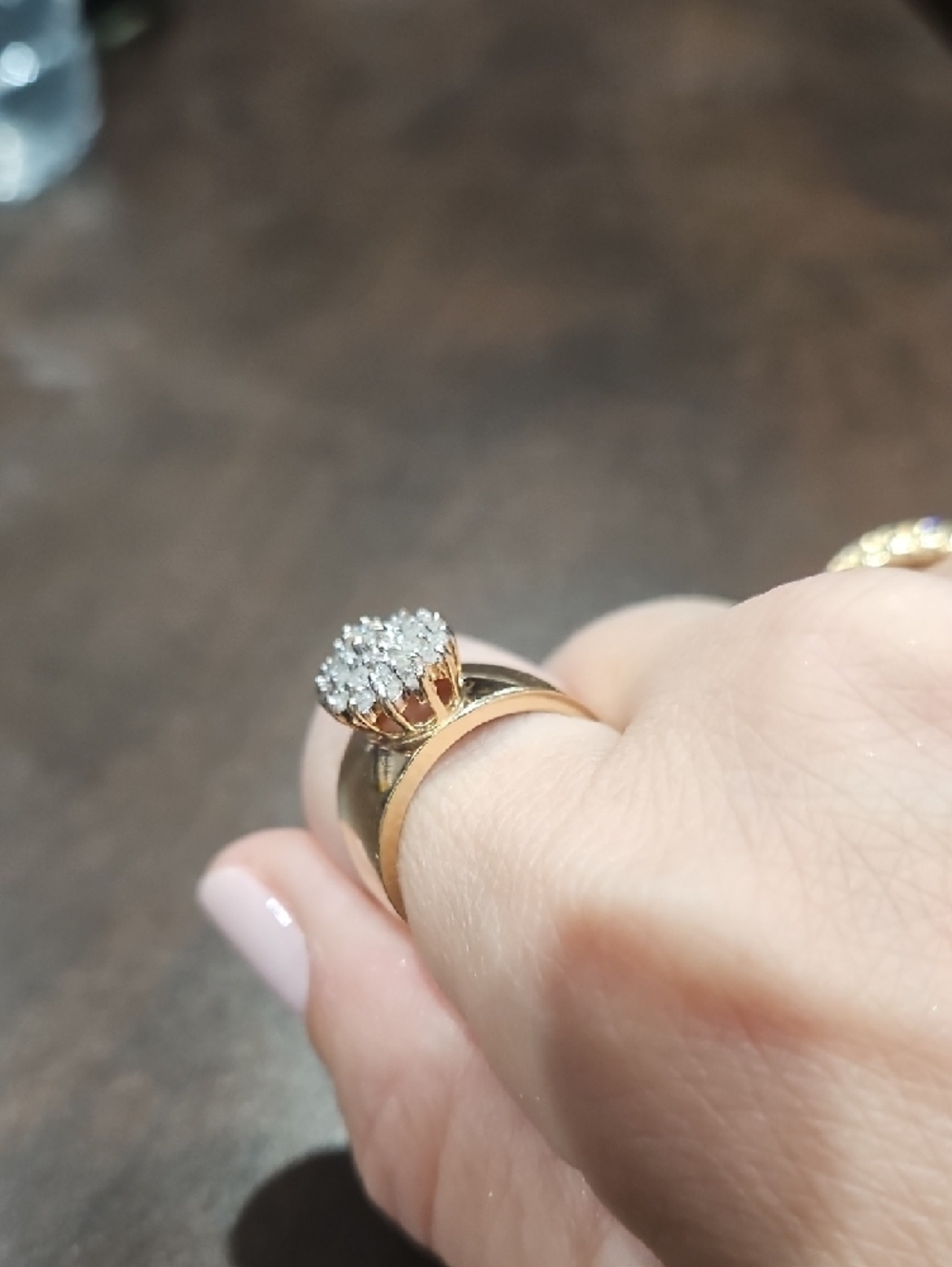 Gold Floral Cluster Diamond Ring - Elegant Women's Jewelry - Picture 4 of 6